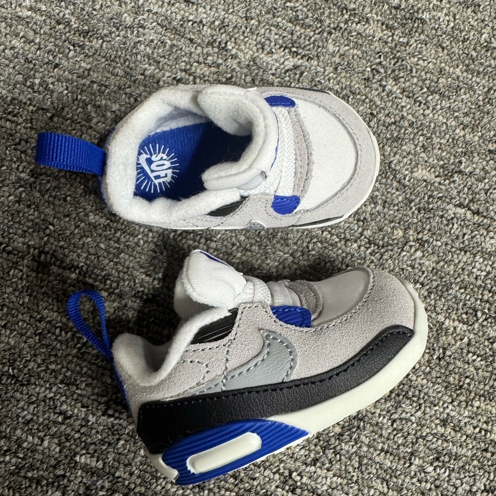 Nike Baby Crib Bootie Airmax “Royal” — 2C. Amazing condition, hardly worn!
